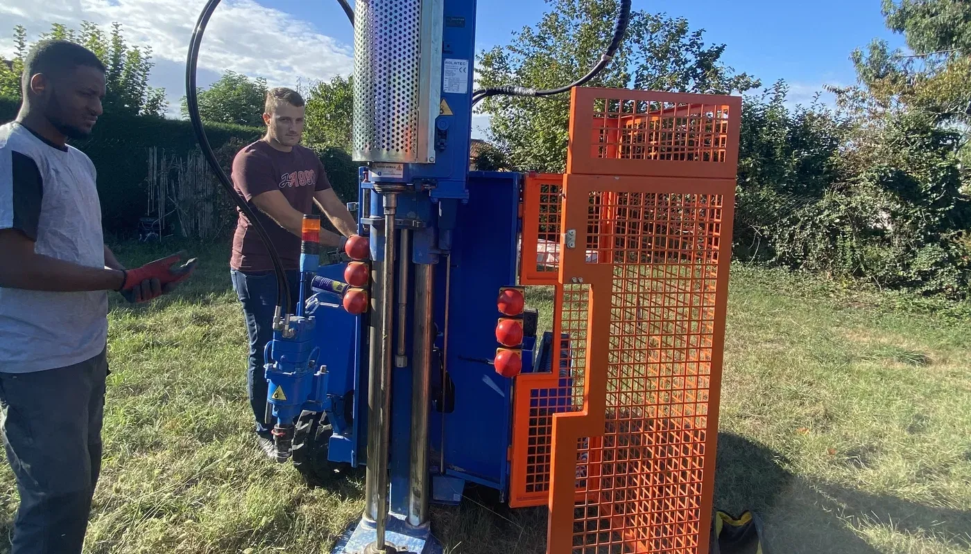 Sondage de sol pour une étude G1 sur un terrain en Dordogne